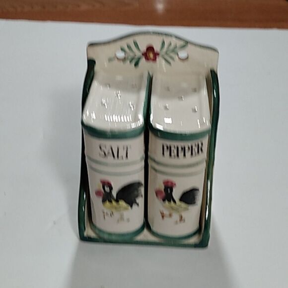 Vintage Japan Handpainted Ceramic Wall Mount Salt & Pepper Shaker Set Roosters - Picture 12 of 13